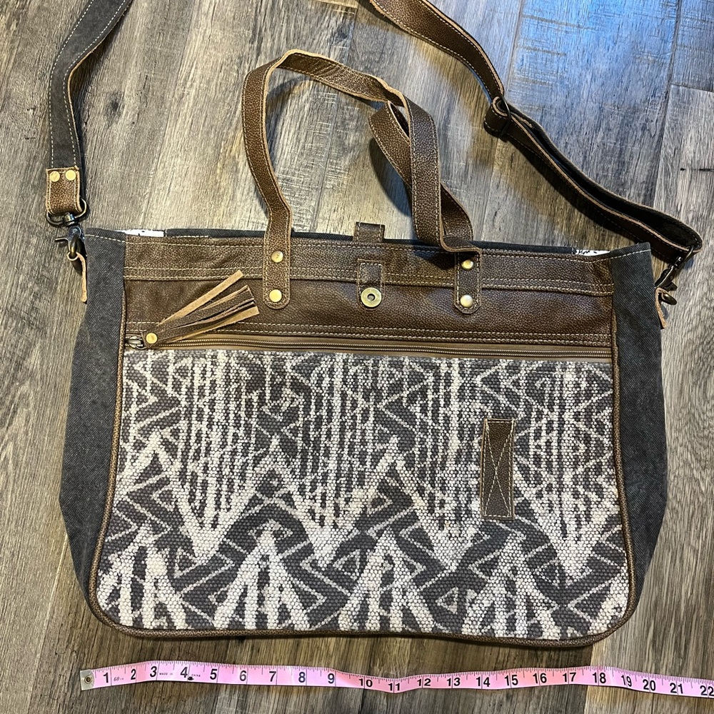 Myra Bag Cream and Brown Patterned Interior